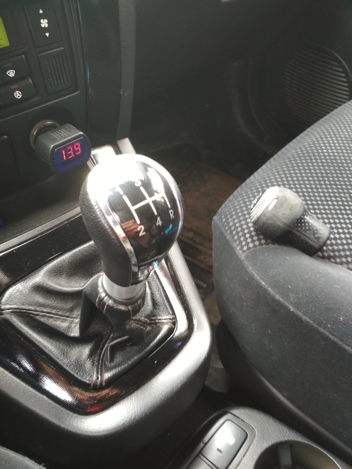 Хендай туксон как снять ручку кпп