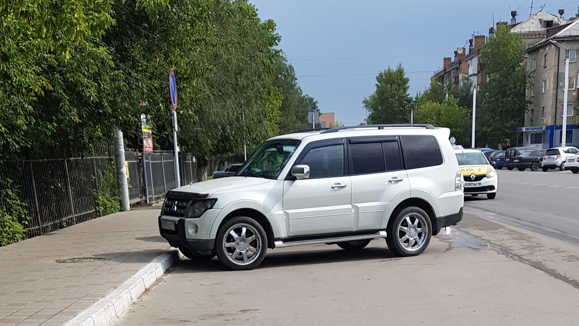 Mitsubishi Pajero (4G) 3.0 бензиновый 2007 | Белый жемчуг Малыш❤ на DRIVE2