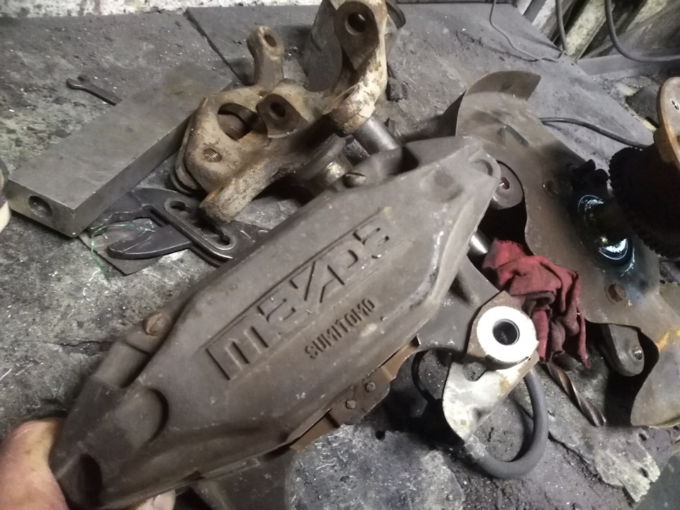 Переделка передних тормозов. Начало. — Mazda 929 II, 2,2 л., 1985 года ...