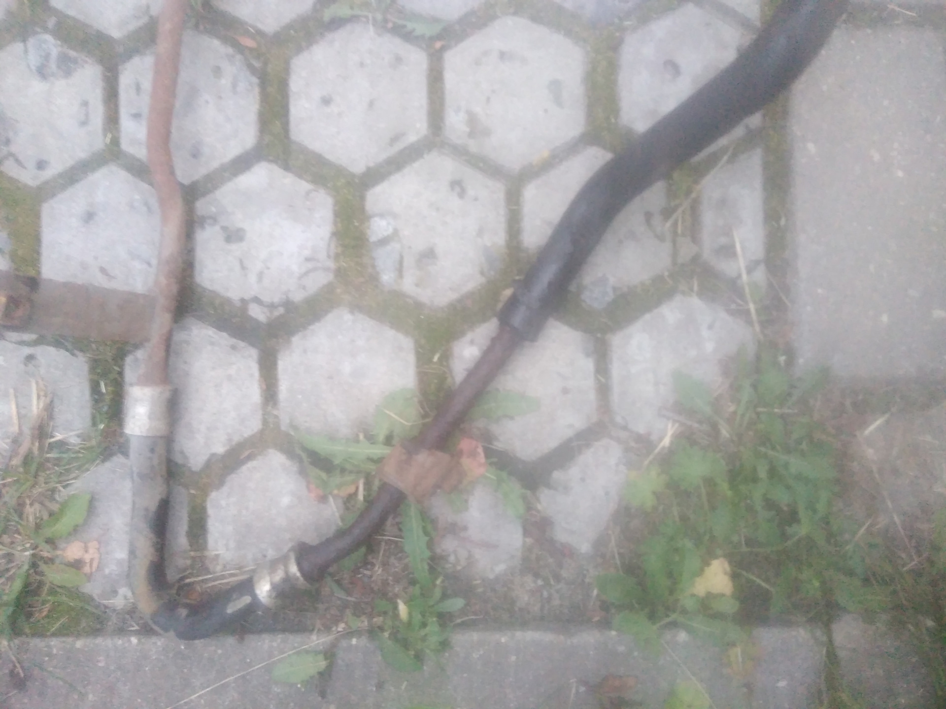 Замена трубки обратки ГУРа и замена сальников полуосей — Renault ...