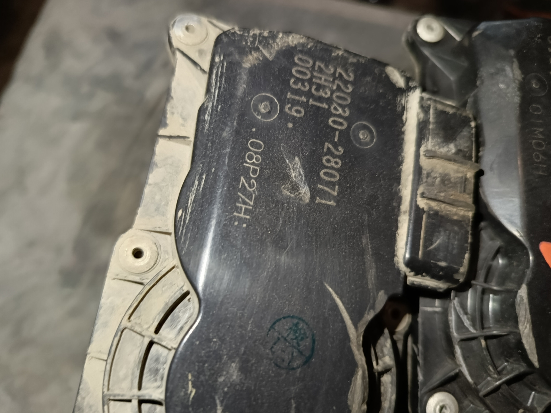 Замена эл. дроссельной заслонки и датчика положения кузова вместе с ...