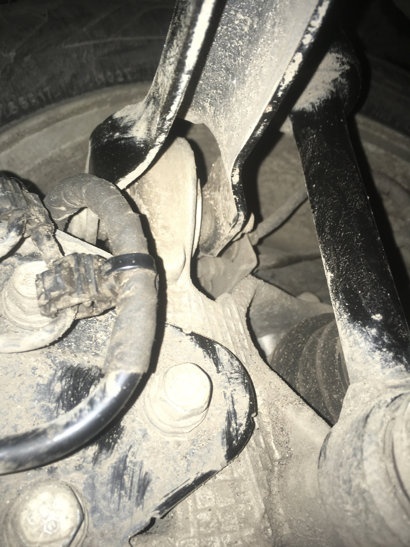 Люфт в заднем кулаке. — Jeep Cherokee (KL), 2,4 л, 2017 года | визит на ...