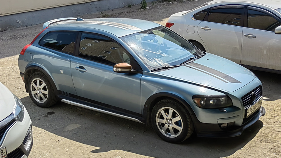 Вольво С30 1.6 перебрали бензонасос, теперь при заправке пистолет ...