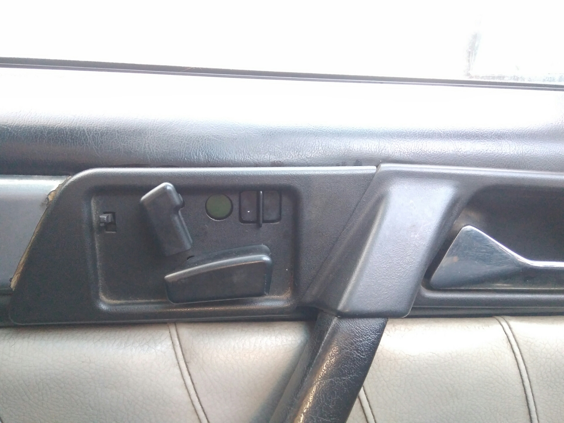 Ищу пульт управления эл. Сидением — Mercedes-Benz E-class (W124), 2,5 л ...