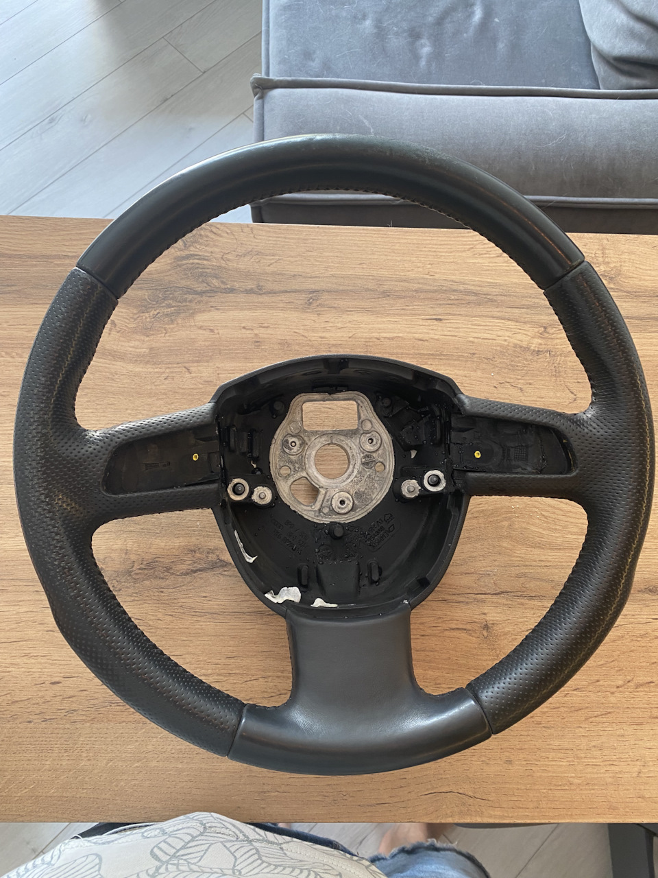 Руль отмыт и готов к покраске — Audi A3 (8P)