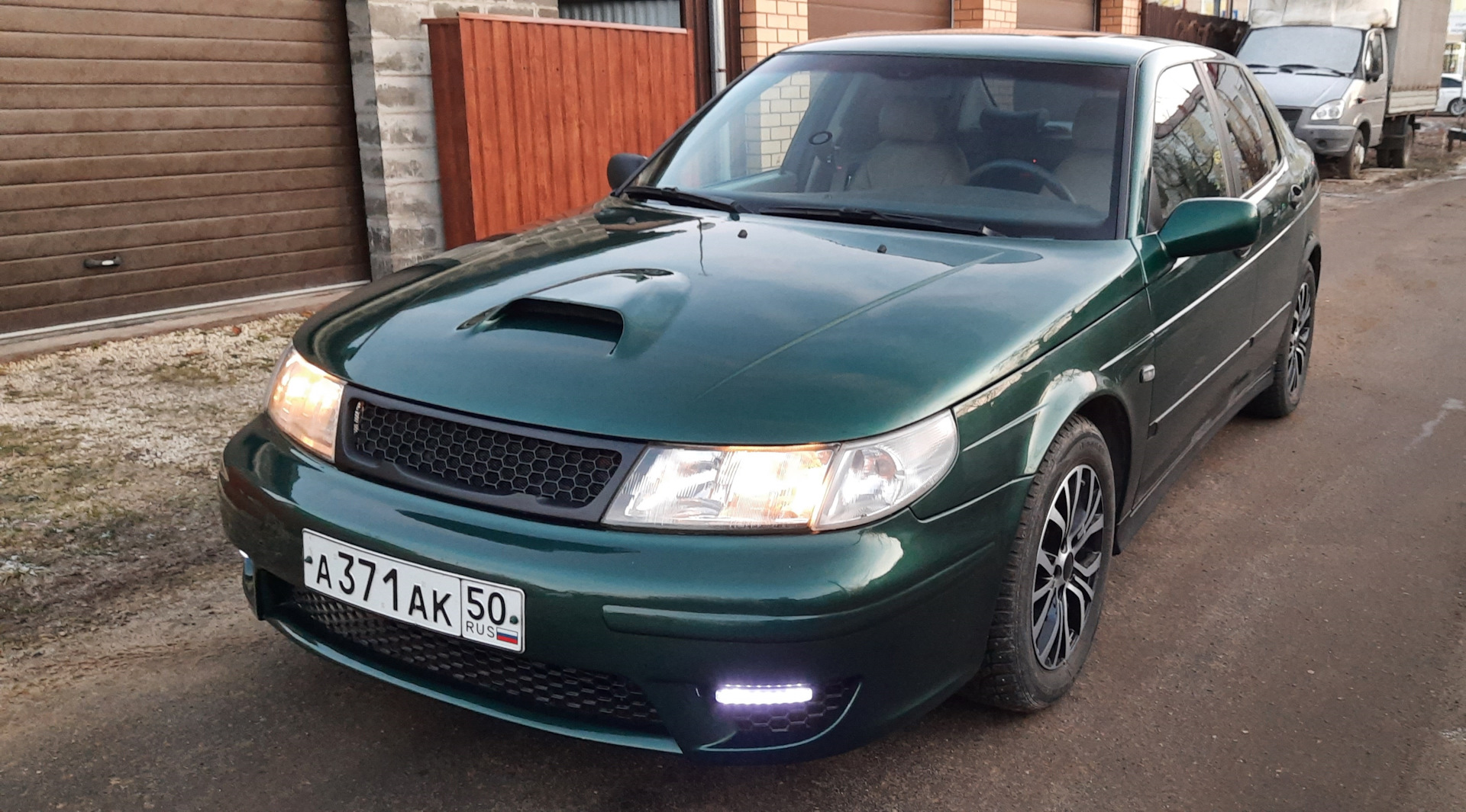 Капот с воздухозаборником — Saab 9-5, 2,3 л, 1998 года | стайлинг | DRIVE2