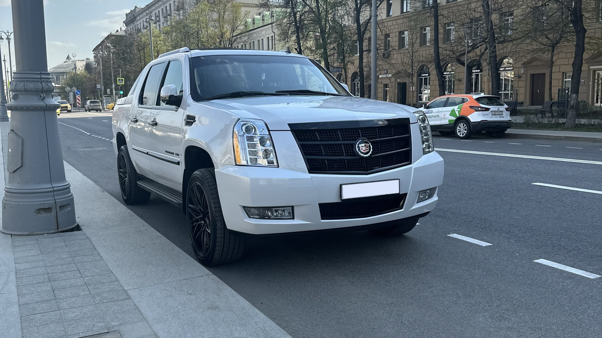 Cadillac Escalade (3G) 6.2 бензиновый 2011 | Пикап на DRIVE2