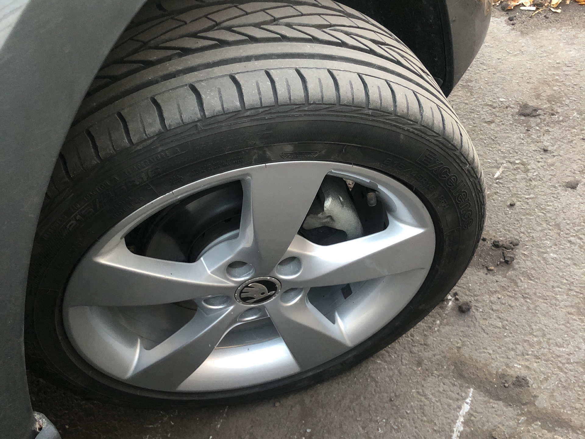 Продам колёса на Шкоду рапид — Skoda Rapid (1G), 1,6 л, 2021 года ...