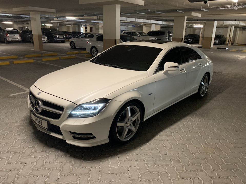 Мерседес CLS 500 белый