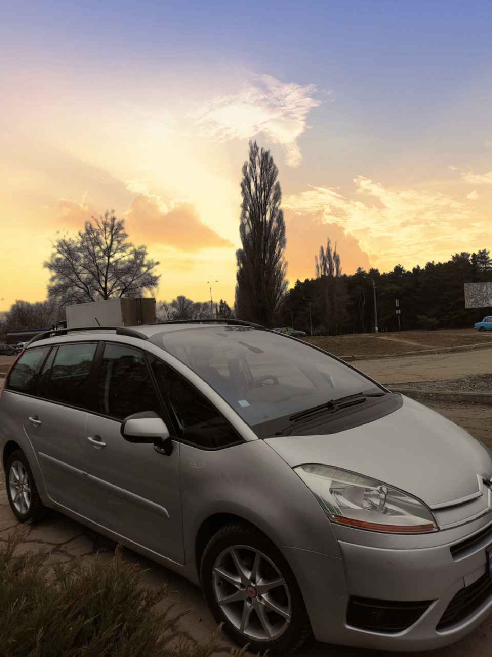 Белый дым при пуске — Citroen Grand C4 Picasso (1G), 1,6 л, 2008 года |  наблюдение | DRIVE2