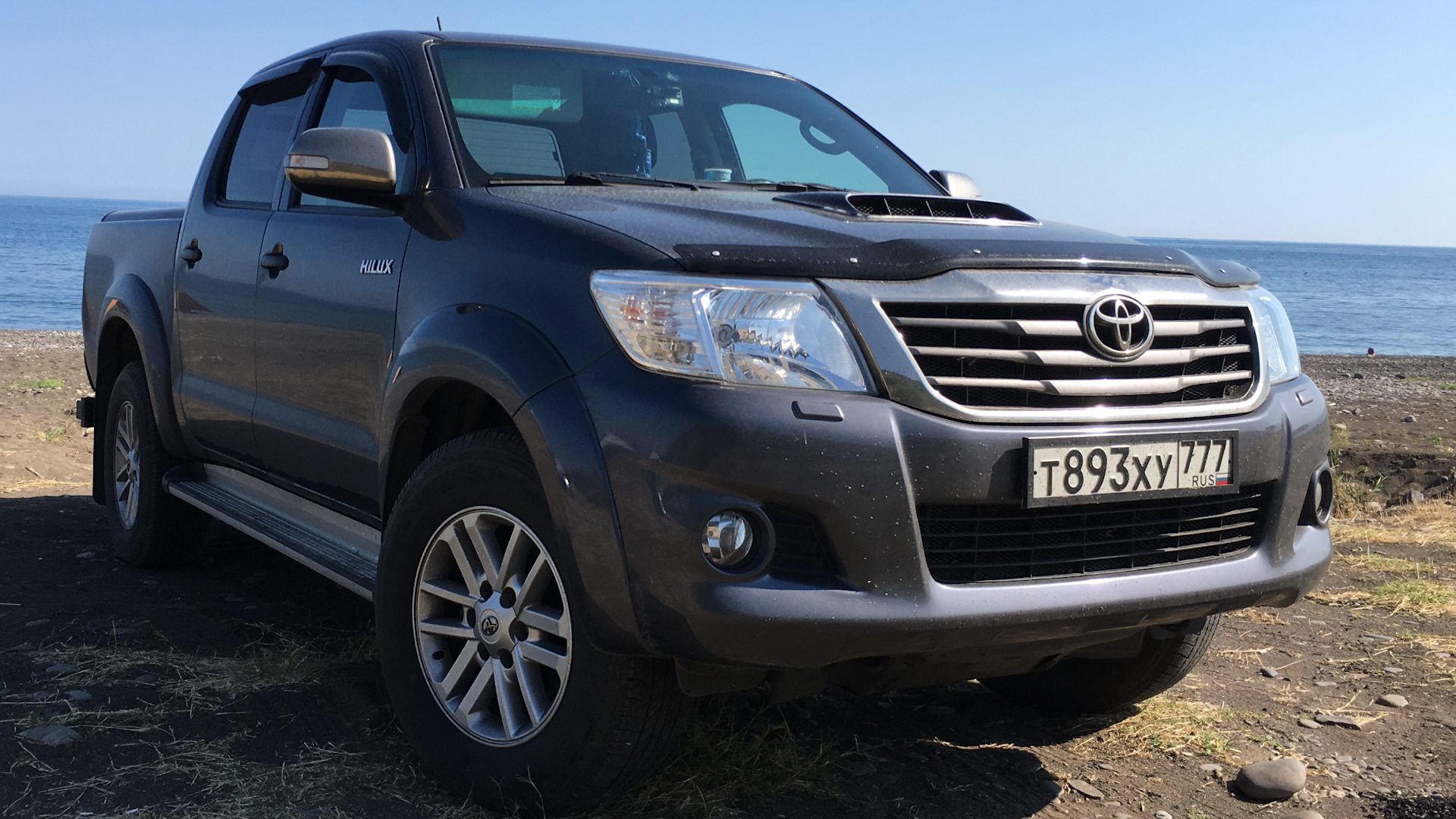 Тойота хайлюкс 2014 дизель. Toyota Land Cruiser. Тойота Халк.