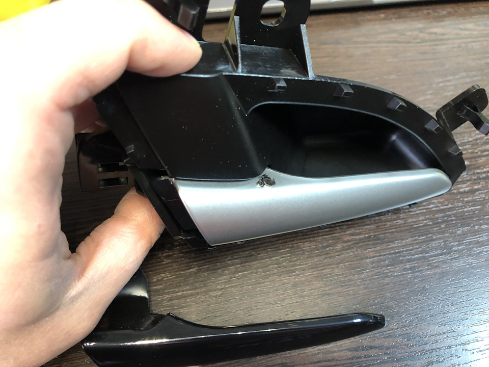 Ручки дверей Чёрный Лак — Lada Vesta (1G), 1,6 л, 2019 года ...