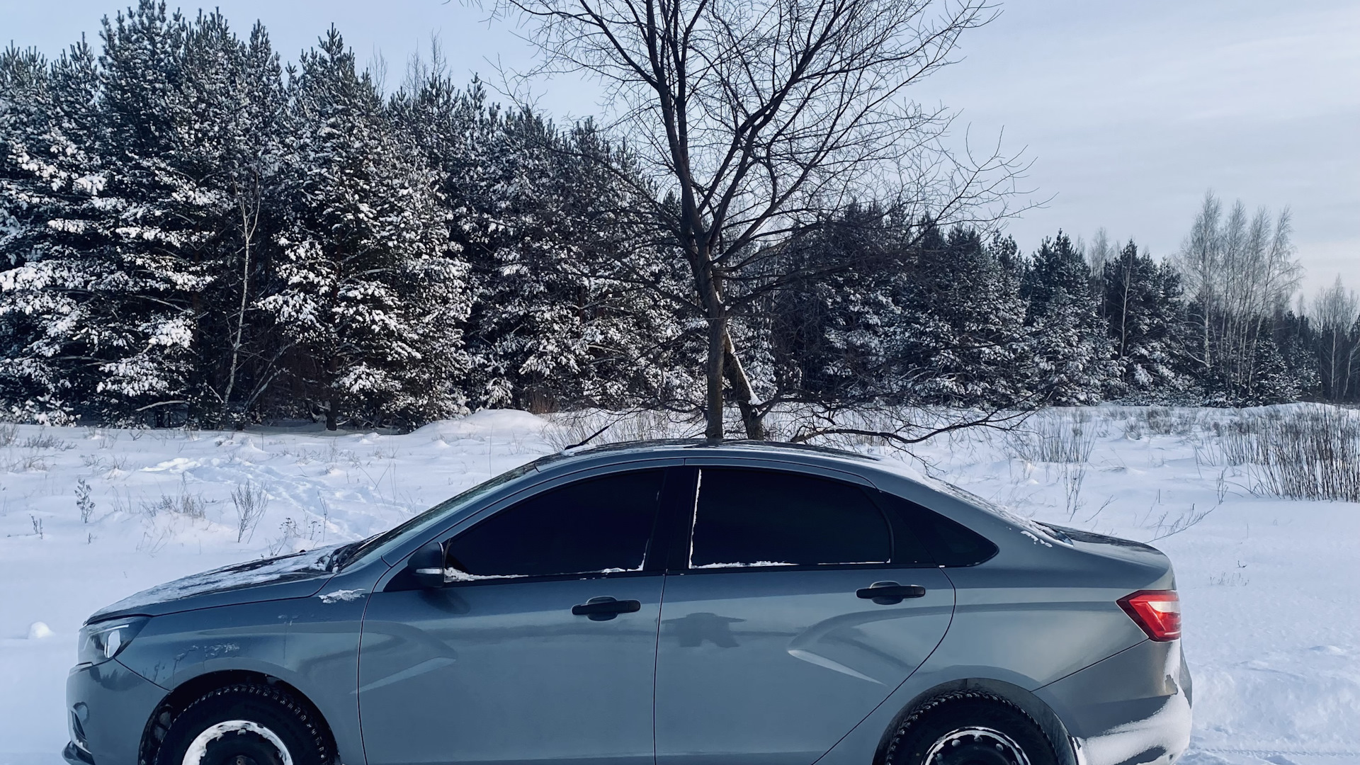 положение ручника на автомате. на какую передачу ставить машину. безопасная парковка автомобиля. система помощи при подъеме на автомобиле. ручник в машине автомат.