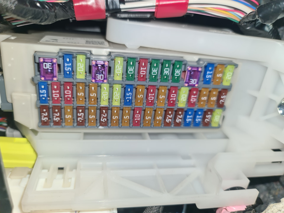 блок №4 — Toyota Vellfire (2G)