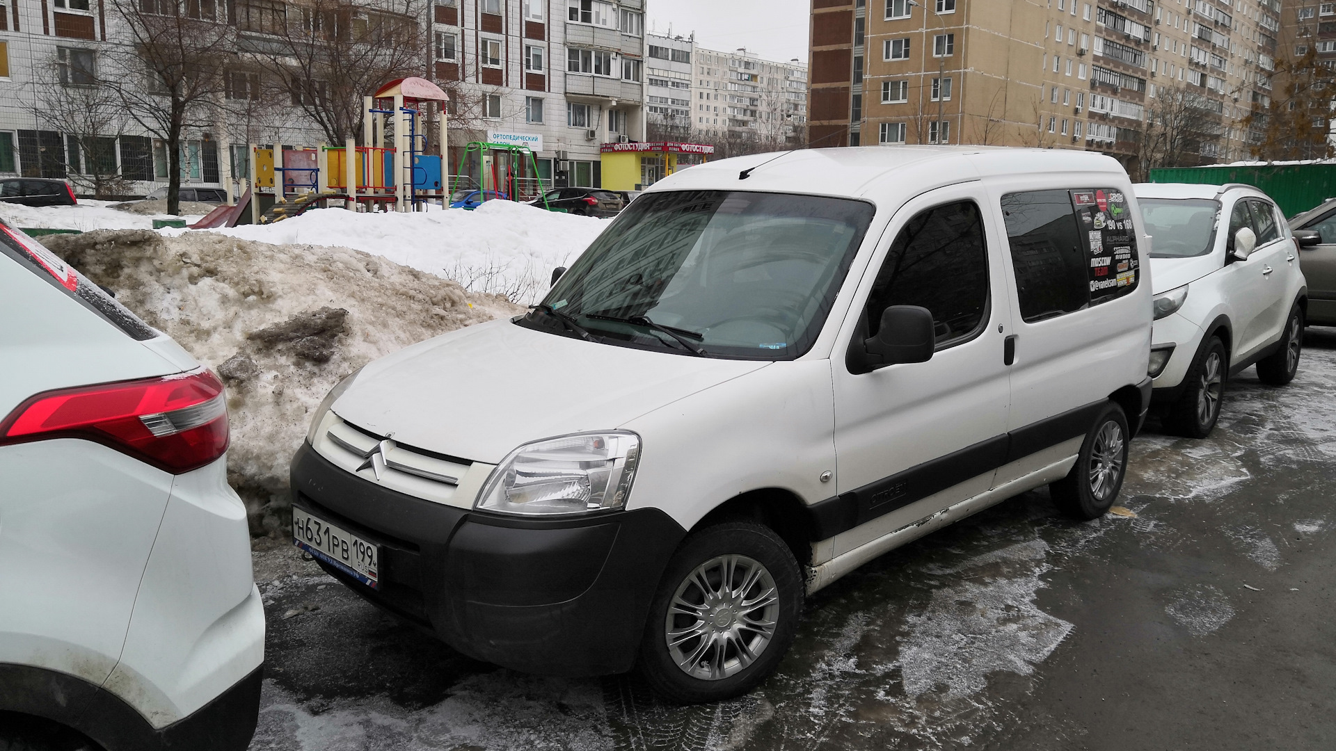 Ситроен берлинго 59. Peugeot partner 2011. Renault Doblo. Ремонт Пежо партнер. Рено Кангу или Фиат Добло что лучше.