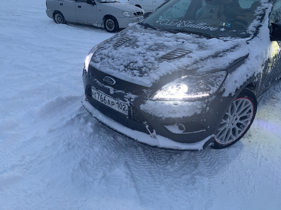 «Подарок» на Новый год — Ford Focus Hatchback II, 1,6 л, 2011 года ...