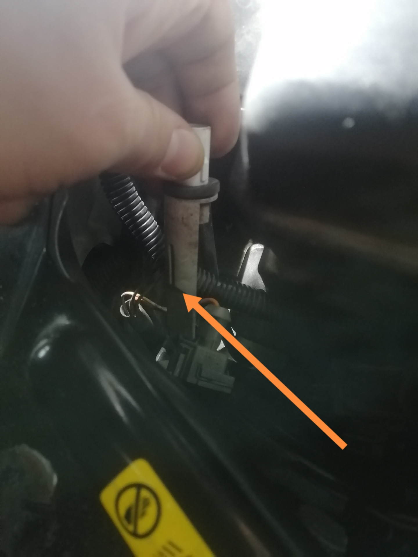 Замена лампочки габаритов! Привод и то легче снять 😂 — Volvo S60 (1G ...