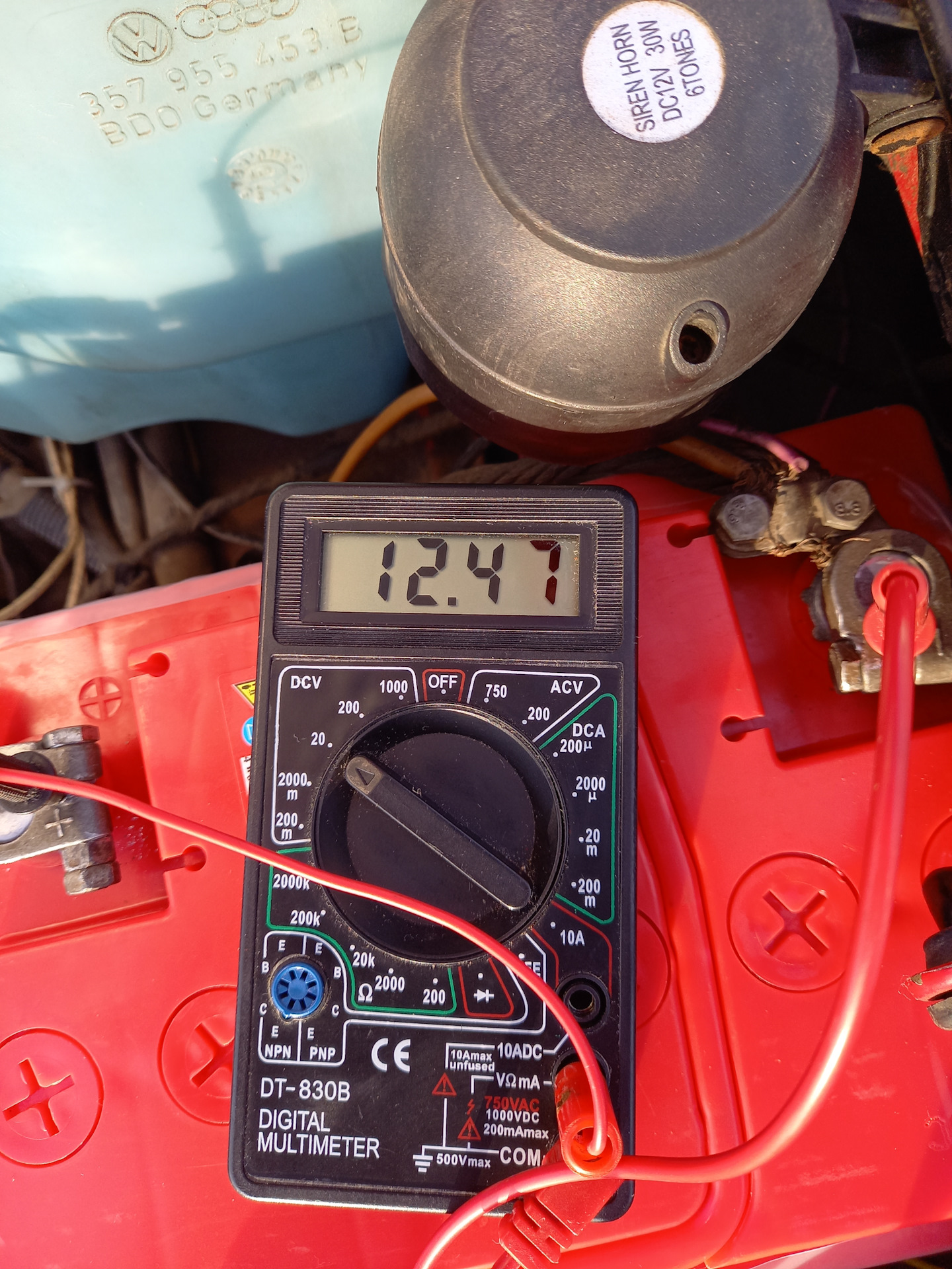 Прозвонить диодный мост генератора ваз 2110 мультиметром. Прозвонить генератор мультиметром. Как замерить напряжение на генераторе. Как проверить работоспособность генератора без мультиметра. Прозвонка диодного моста генератора мультиметром ваз.