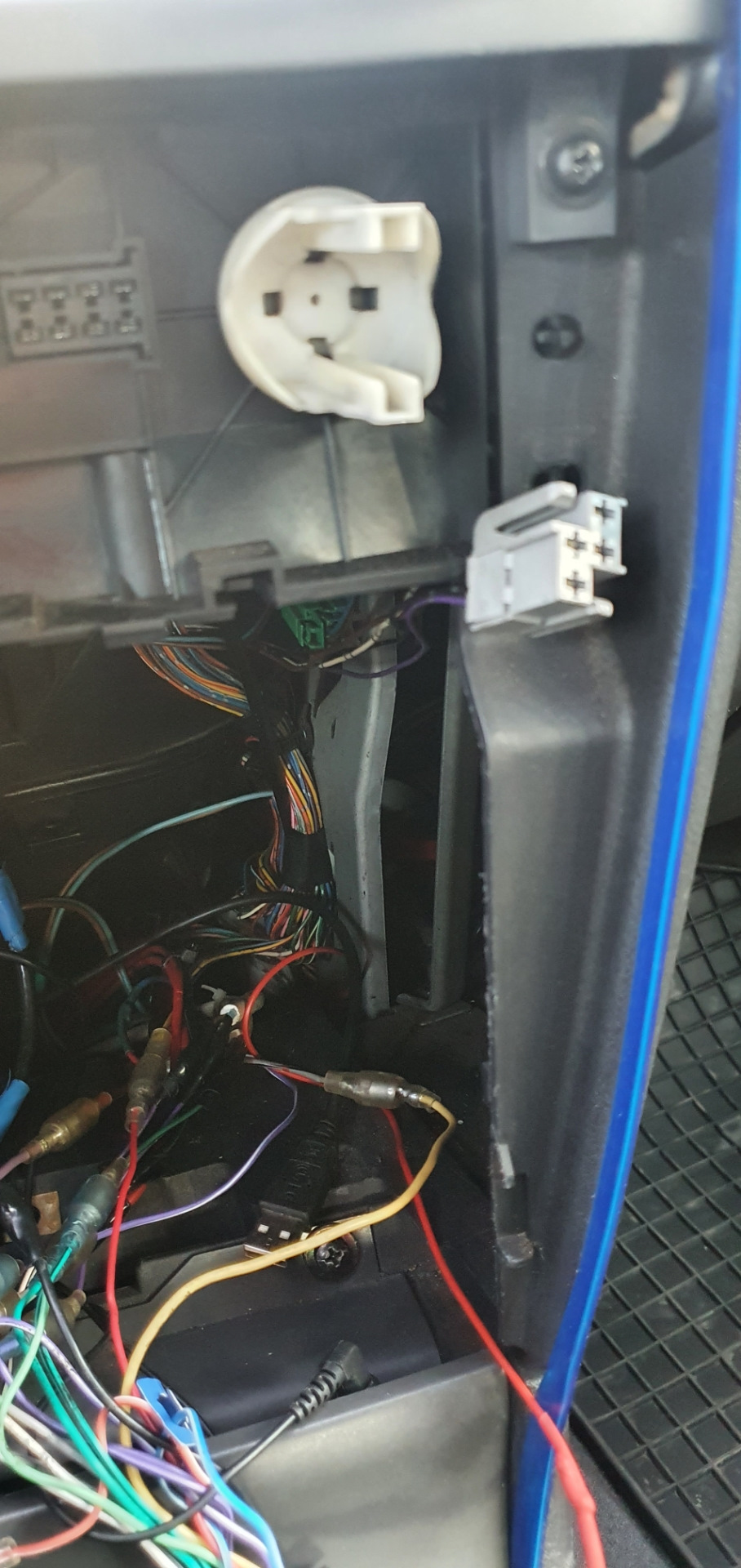 Что за фишка? — Volvo S40 (1G), 2 л, 1996 года | электроника | DRIVE2