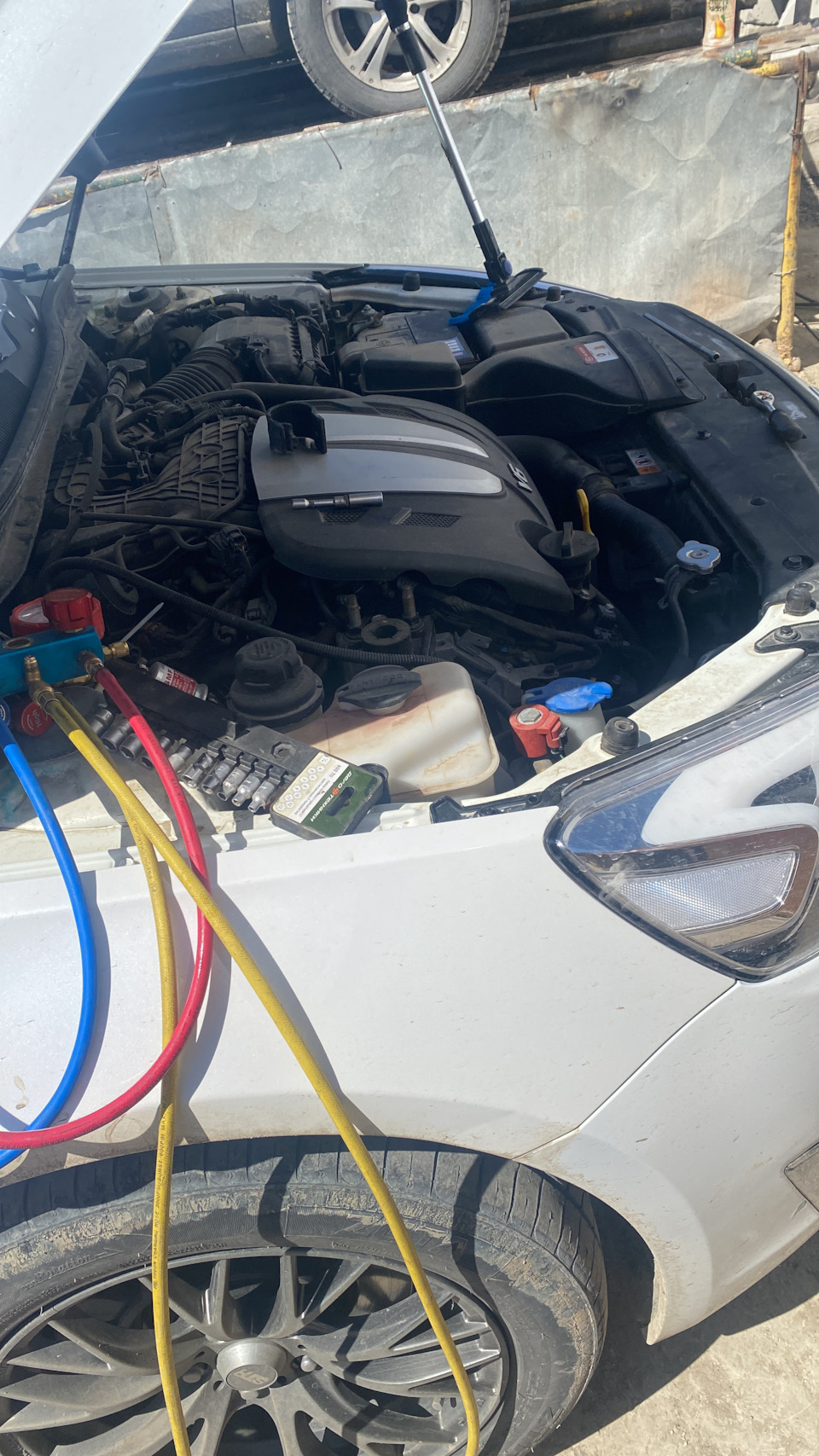 Заправка фреона и ремонт шланги кондиционера — KIA Cadenza (1G), 3,5 л ...