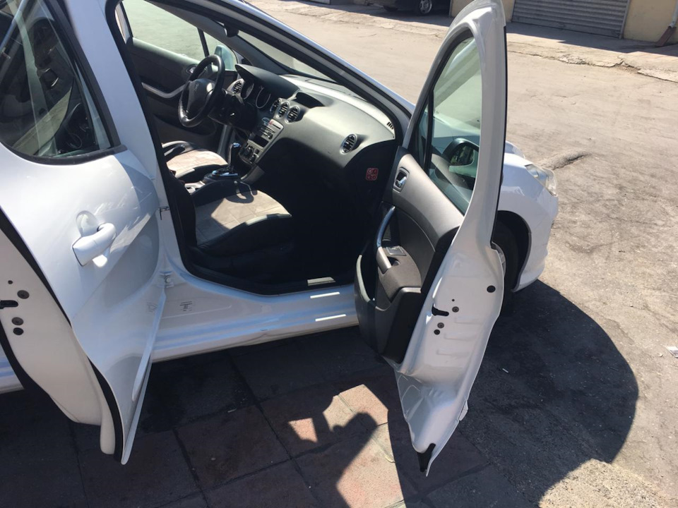 Правка кузовных деталей без покраски — Peugeot 308 (1G), 1,6 л, 2012 ...