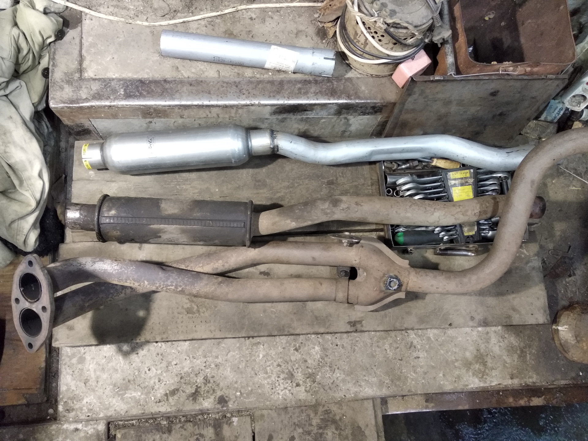 Стронгер вместо первого резонатора. Рекомендую! — ГАЗ 2410, 2,3 л, 1987 ...