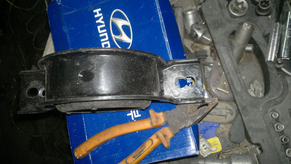 Новое отверстие для установки — KIA Mohave (HM)