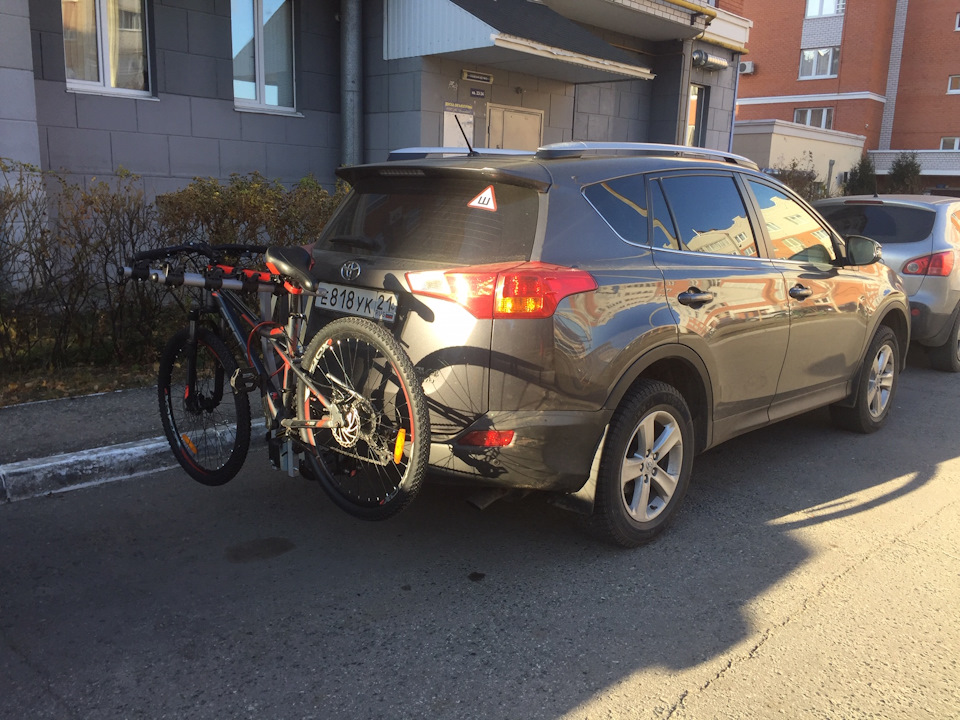 Фото в бортжурнале Toyota RAV4 (IV)