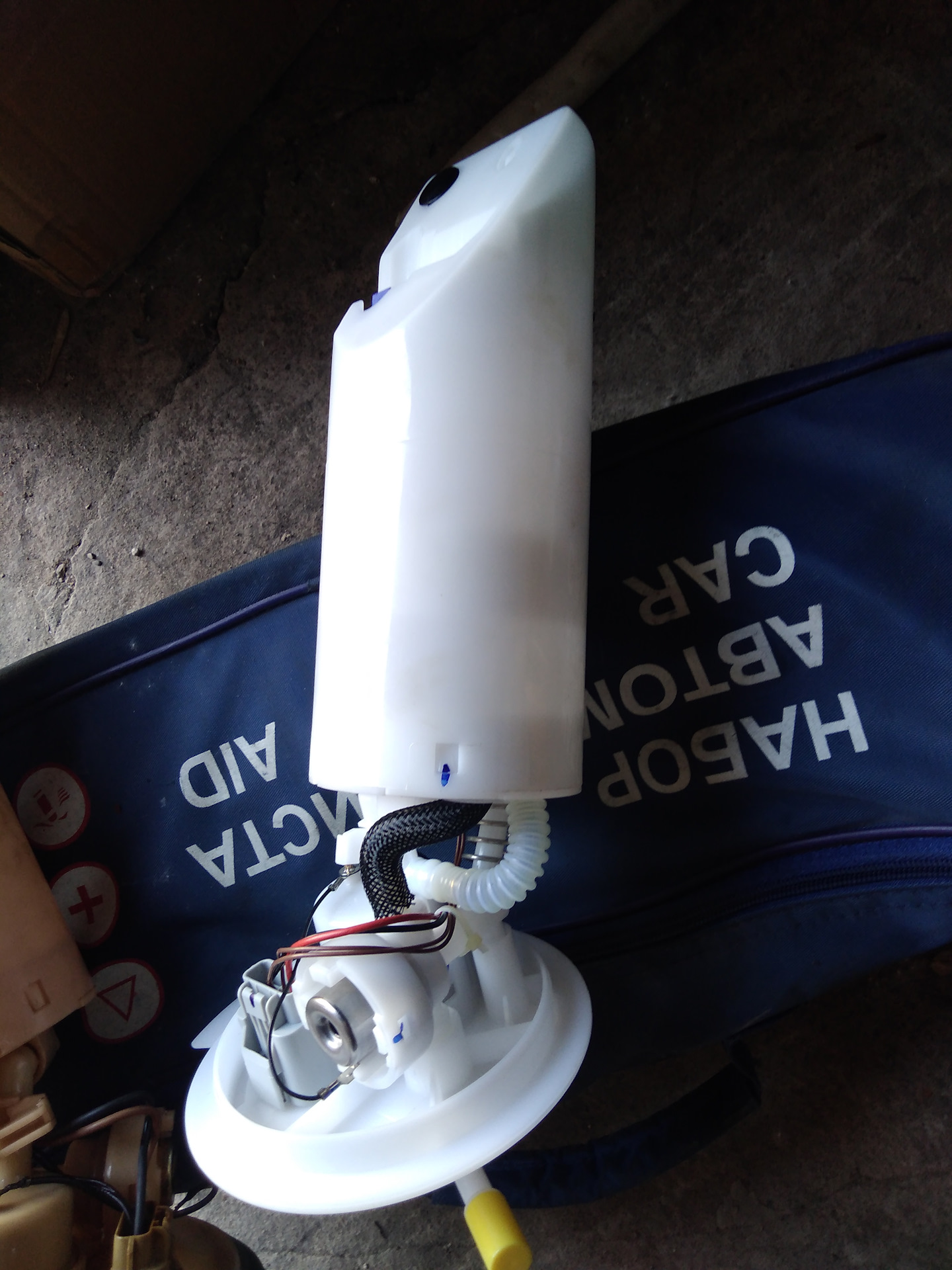 Бензонасос додж. Бензонасос додж челленджер 5. Топливный насос dodge stratus. Бензонасос додж караван 3. 4.