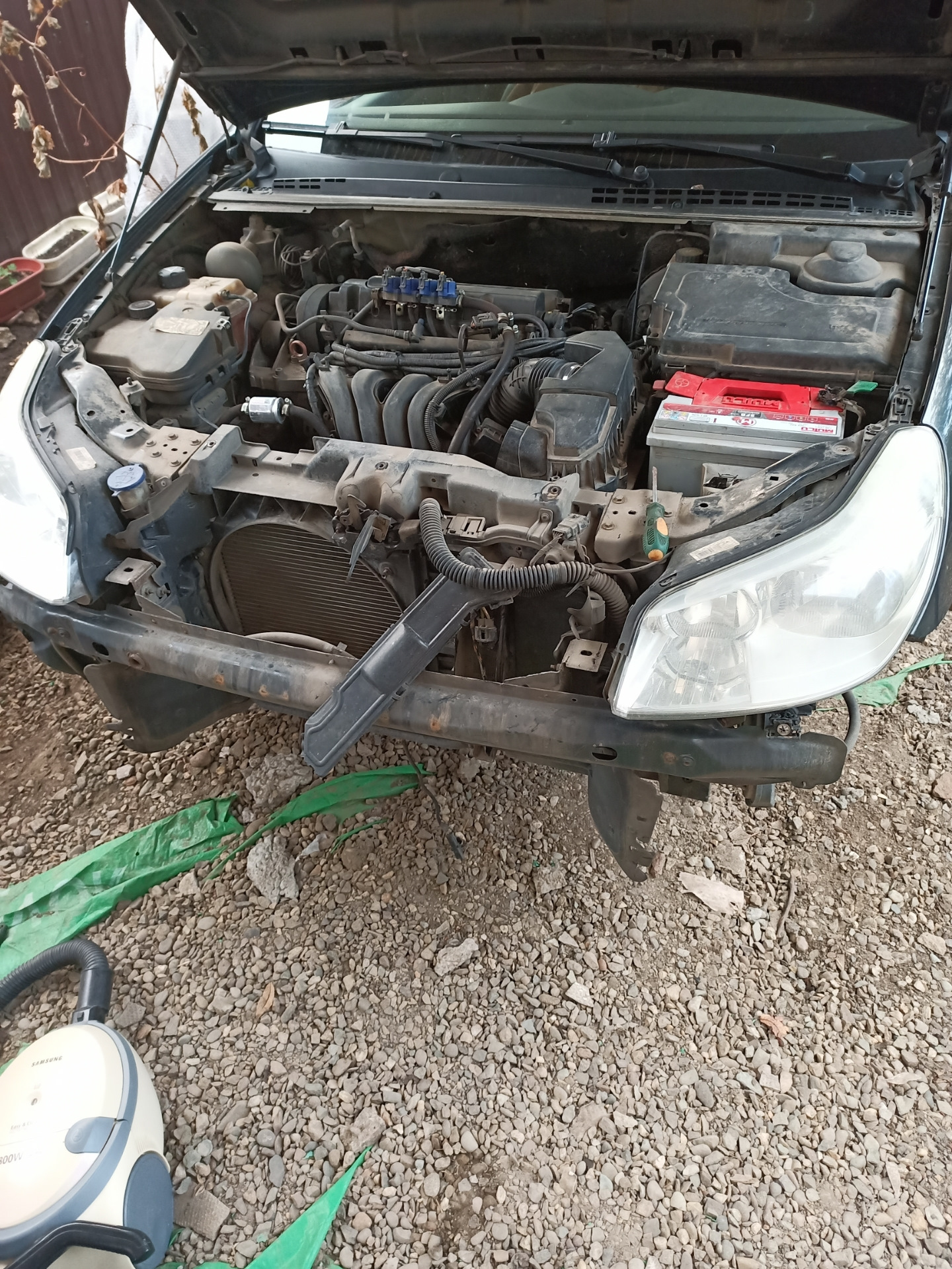 Новый вентилятор радиатора / крутит на минималке на холодную ...