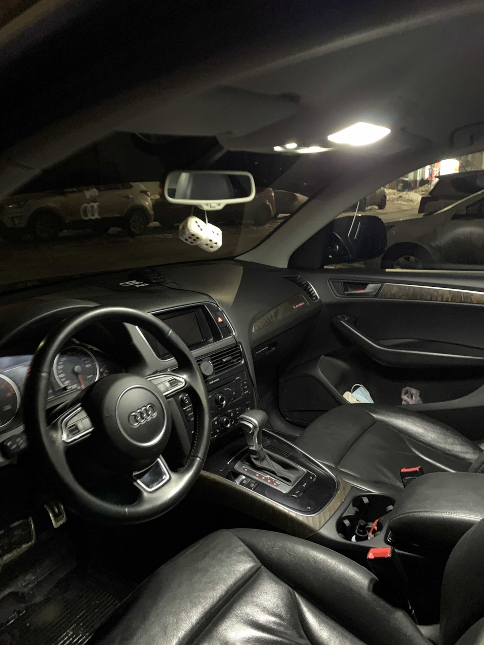 Пересвет салона и подсветка околодверного пространства — Audi Q5 (1G ...