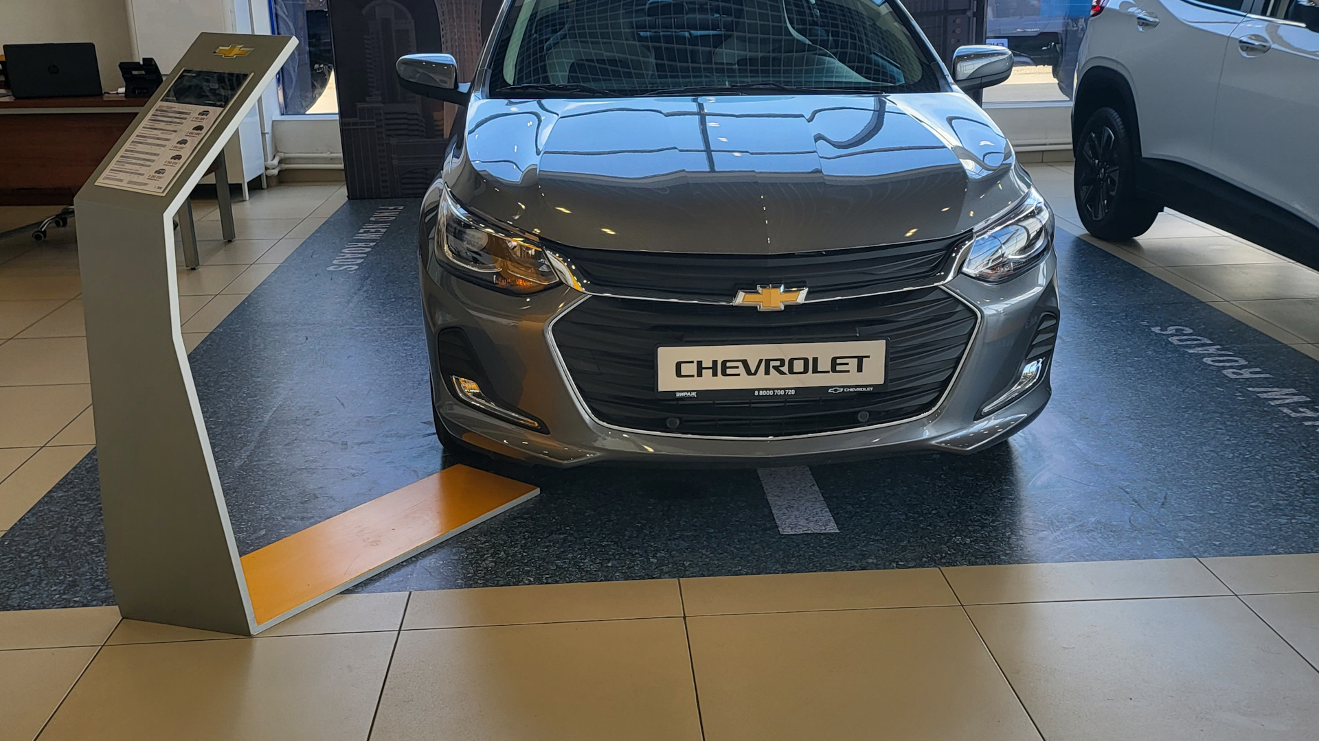 Chevrolet Onix (2G) 1.2 бензиновый 2023 | Серый на DRIVE2