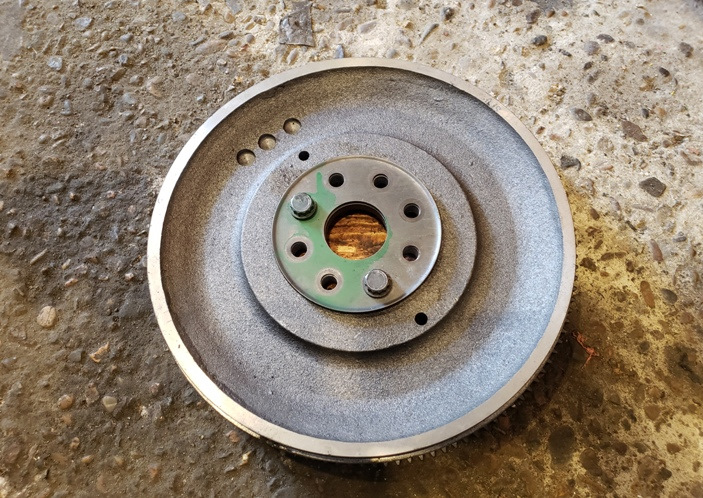 Он же. — Toyota Altezza