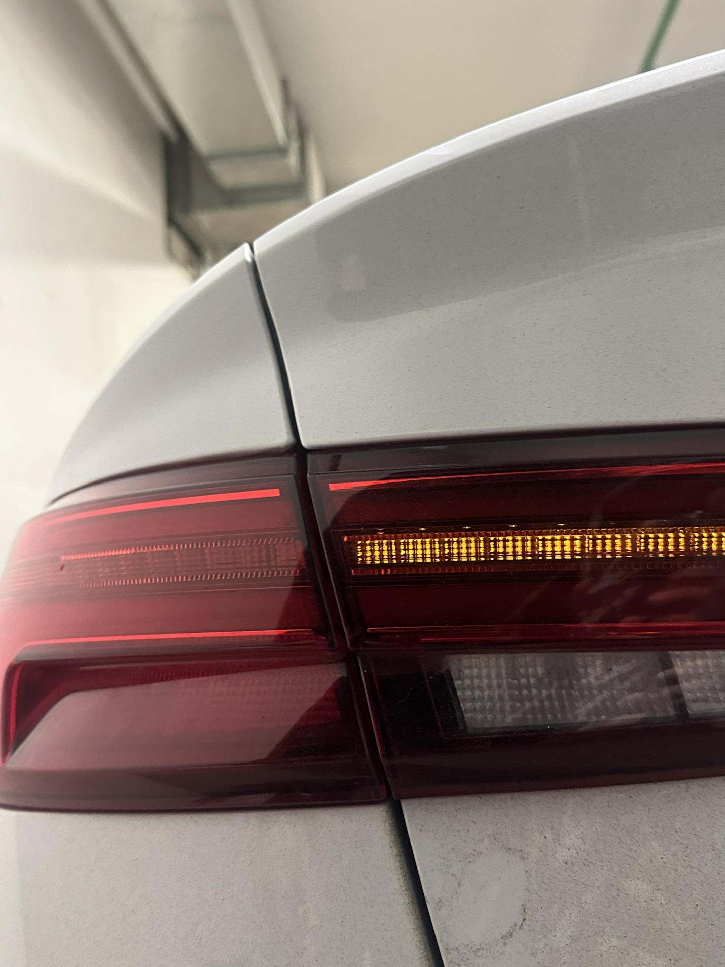 Не выключается поворотник — Audi A3 Sedan (8V), 1,4 л, 2019 года ...