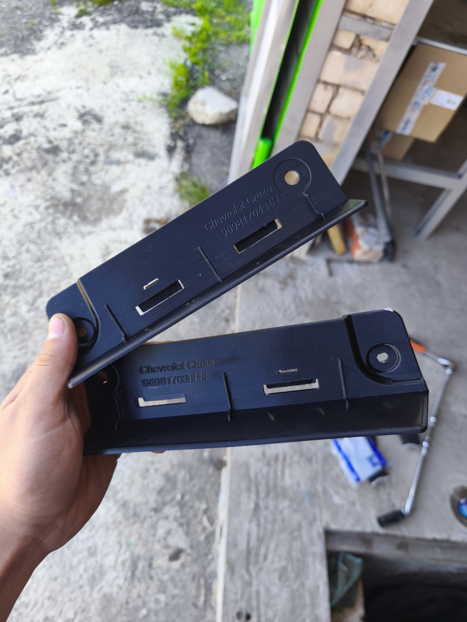 Фото в бортжурнале Chevrolet Cruze (1G). Запчасти на фото: 96981703, 96981704