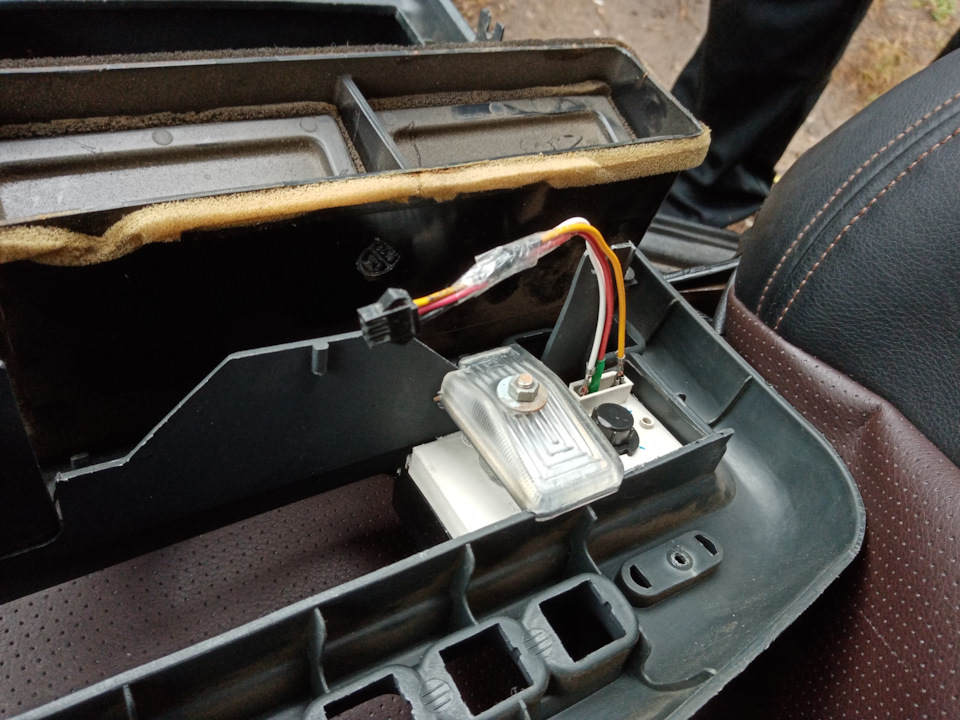 Установка часов от ВАЗ 2110, фиксация прикуривателя, покраска ...