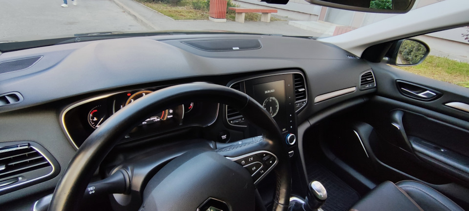 Фото в бортжурнале Renault Megane IV