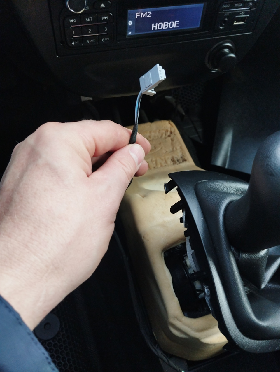 Подскажите пожалуйста, что за разъем, может кто сталкивался, (два ...