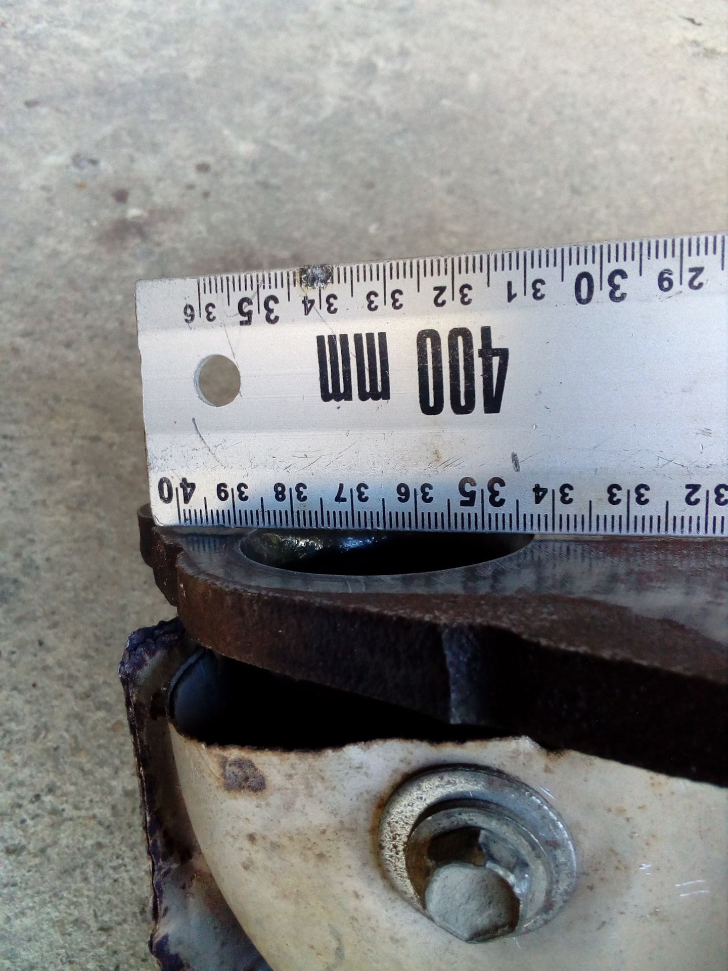 Шлифовка плоскости выпускного коллектора. — Mazda 6 (1G) GG, 2 л, 2007 ...