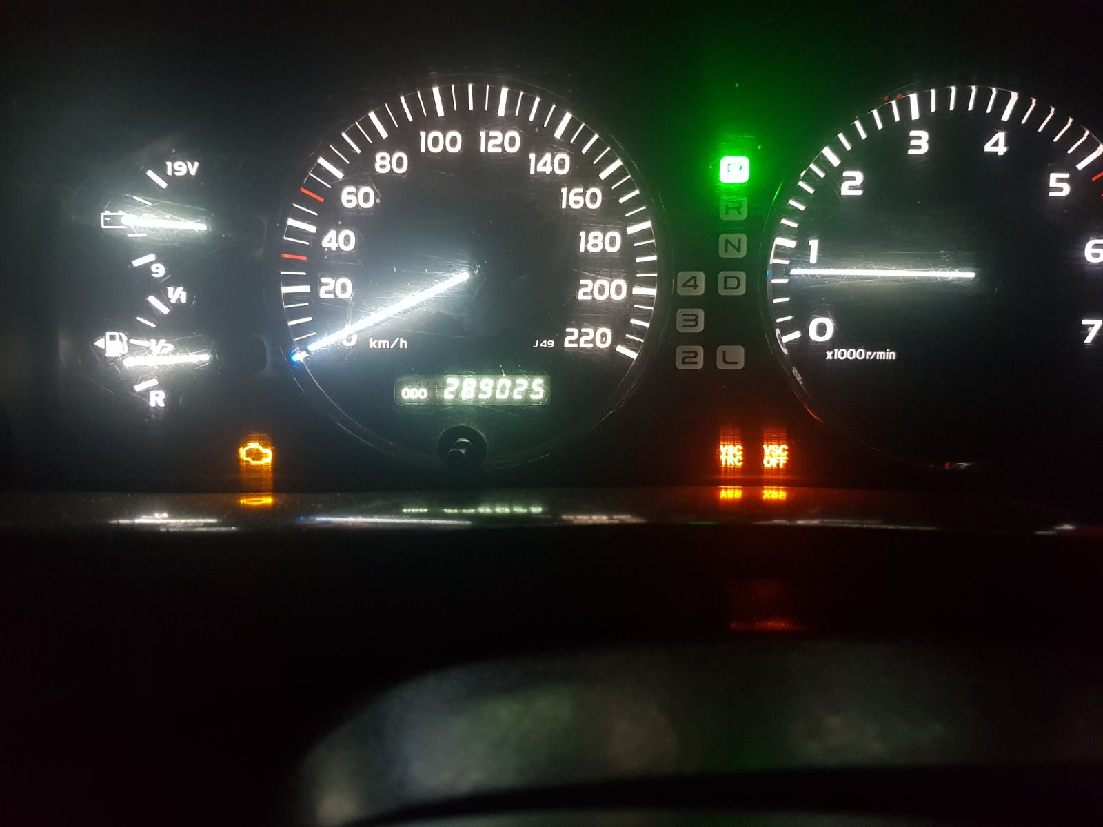 давление масла ленд крузер 100. где стоит лампочка давления масла на карибе. лампа давления масла ленд крузер 100 бензин. давление масла ленд крузер 100. датчик давления масла ленд крузер 100 дизель.