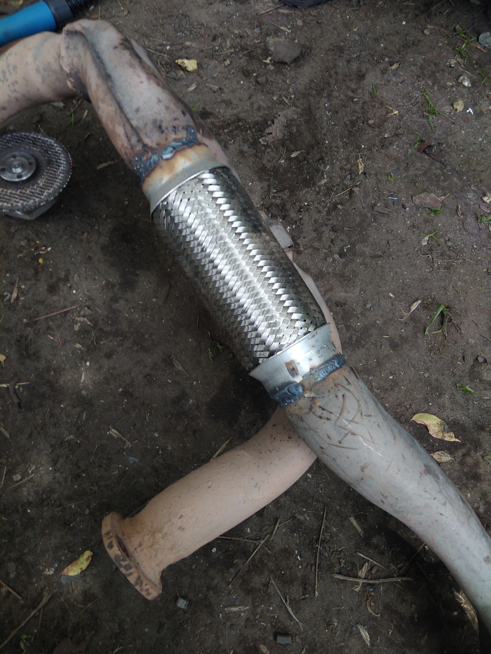 Замена гофры выхлопной системы — Toyota Mark II Qualis, 2,5 л, 2001 ...