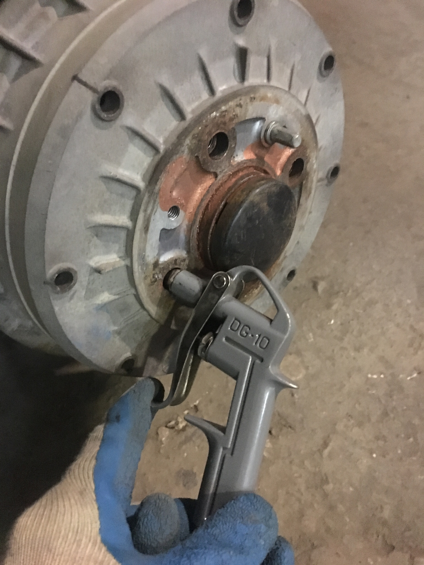 Весенний стандарт: замена резины, продувка барабанов, маркировка дисков ...