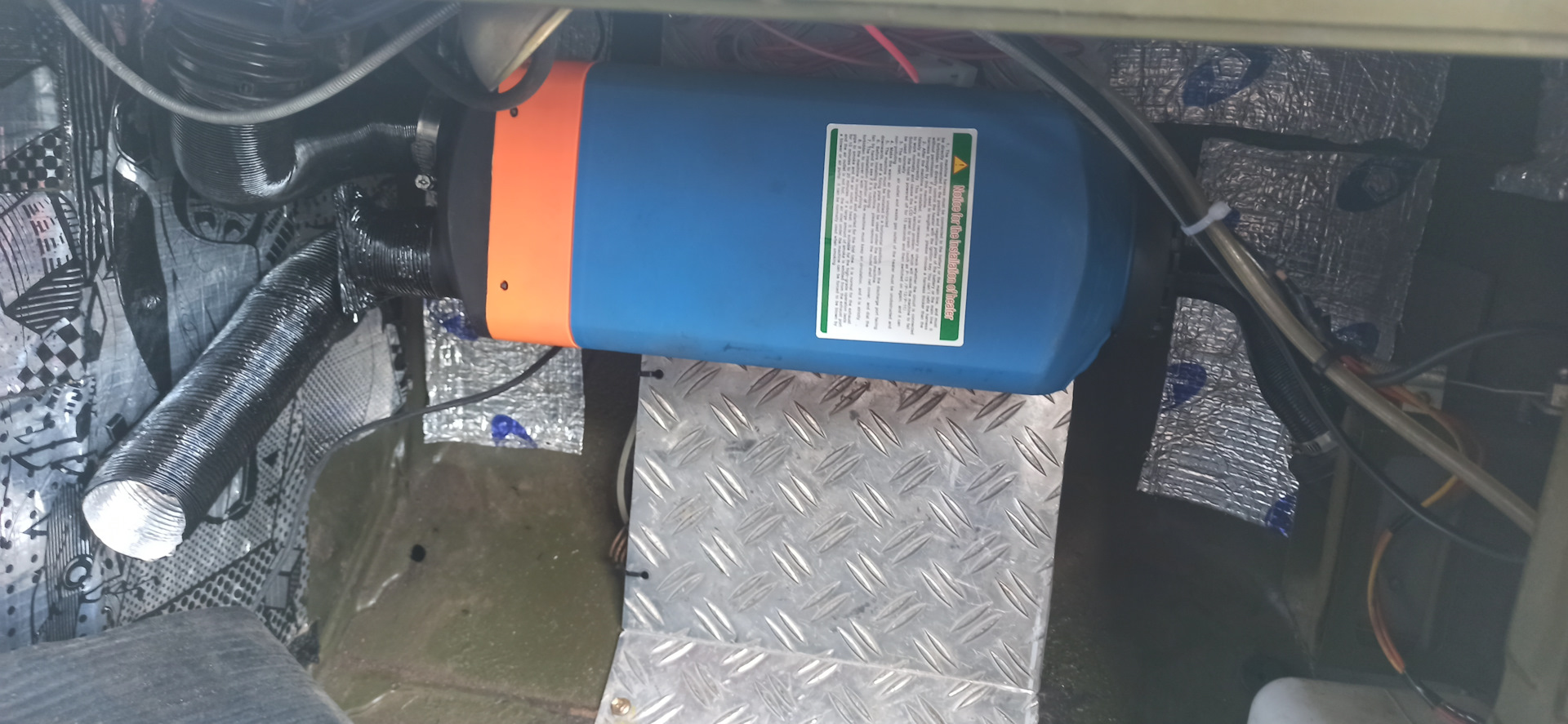 Отопитель салона фен планар. Автономный отопитель планар на урал 4320. Сухой фен в ниву 2131. Газ 2752 дизельный автономный отопитель. Автономный отопитель в газель.