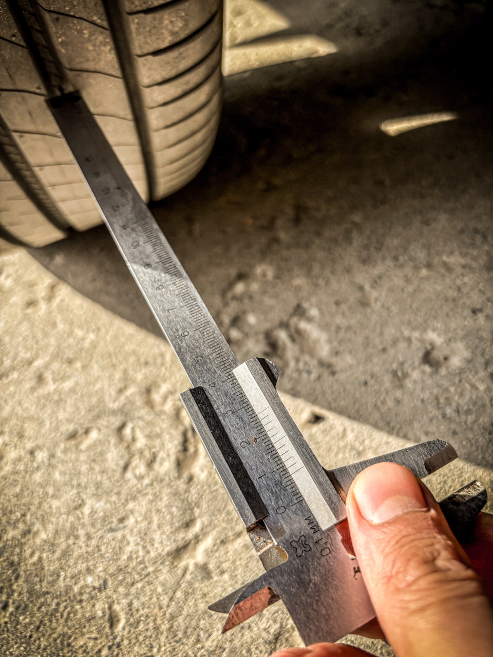 Высота протектора по внутренним канавкам 7 мм — KIA Sportage (4G)