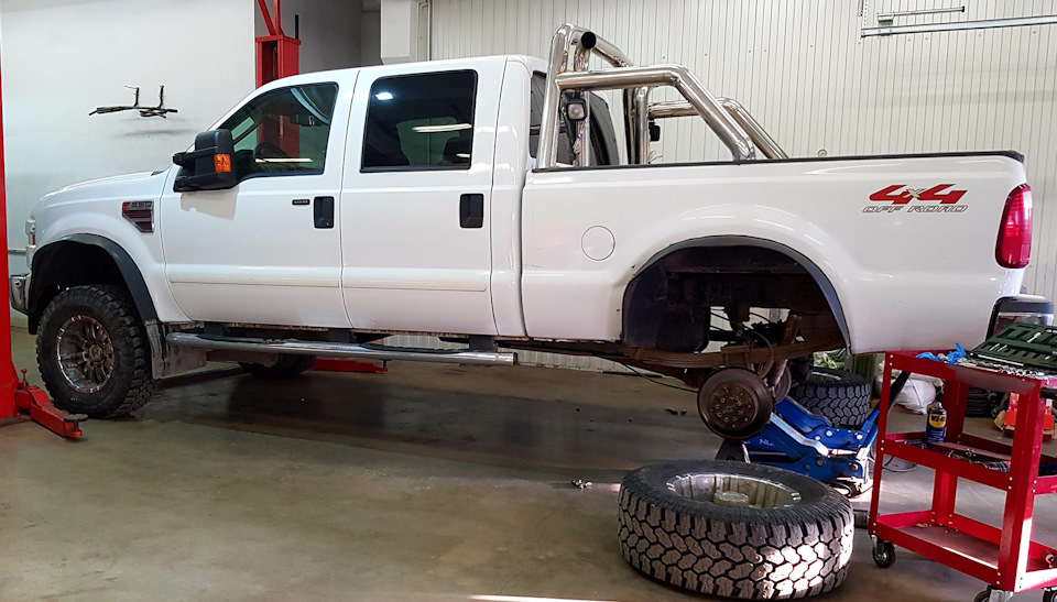 Ford F250 (Форд Ф250) – ремонт и покраска задних суппортов термостойкой ...
