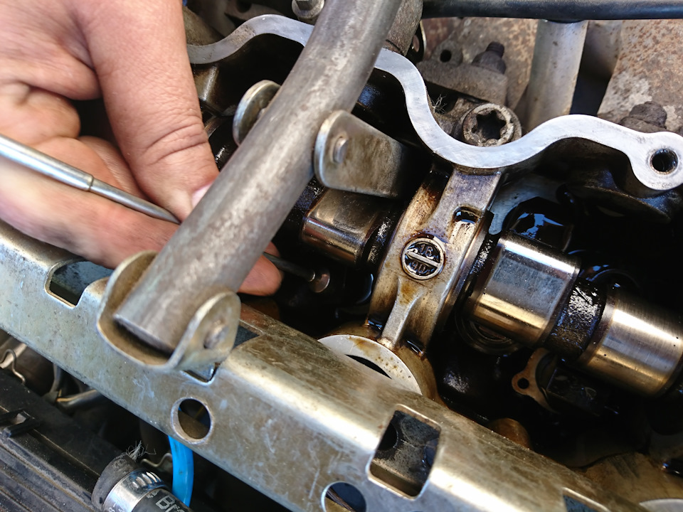 Замена гидрокомпенсатора — Opel Vectra A, 2 л, 1993 года | своими ...