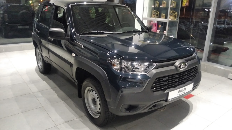 Lada Niva Travel