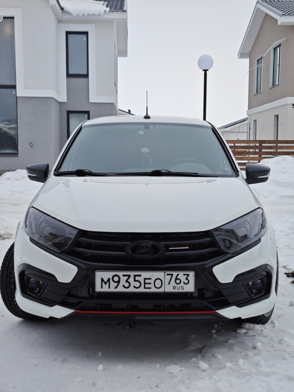 Решетка в черный глянец granta fl (опыт использования) — Lada Гранта ...