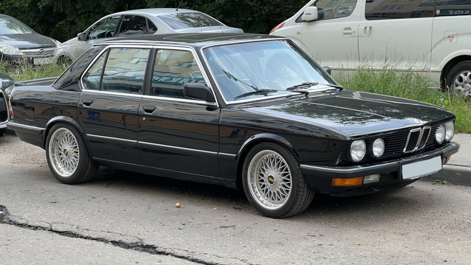 BMW E28 Классические автомобили, Автомобиль, Автомобили