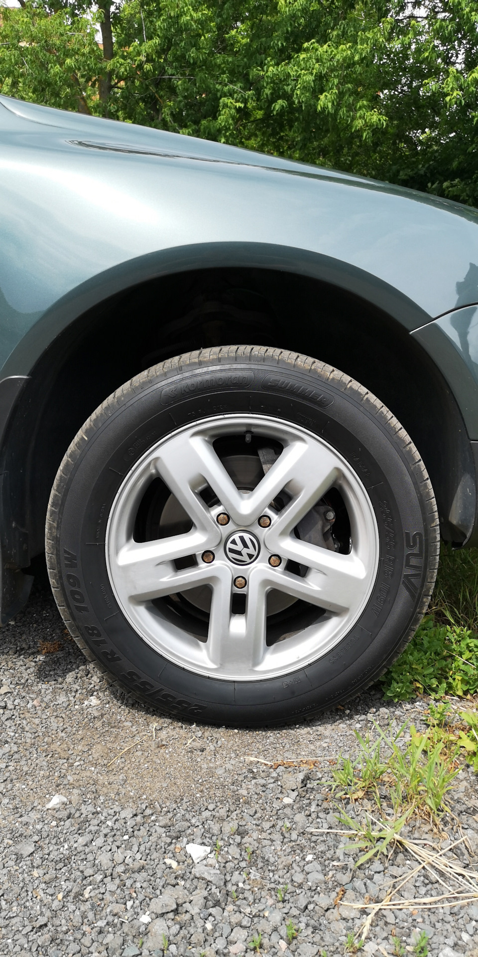 318. Чернитель резины с SiO2 Shiny Garage Back2Black Polymer Tire Dressing!  — Volkswagen Touareg (1G), 3,2 л, 2003 года | мойка | DRIVE2